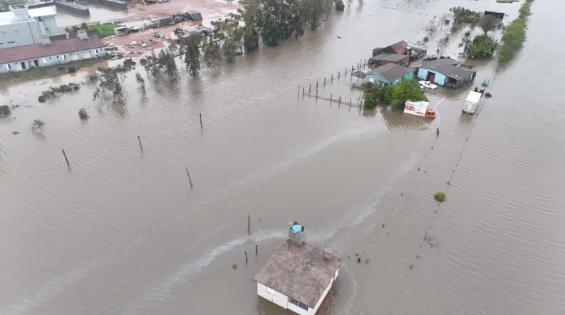 Arroio São Lourenço transbordou em São Lourenço do Sul (RS) | Foto: Defesa Civil do RS