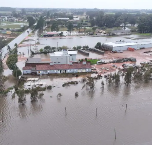 Arroio São Lourenço transbordou em São Lourenço do Sul (RS) | Foto: Defesa Civil do RS