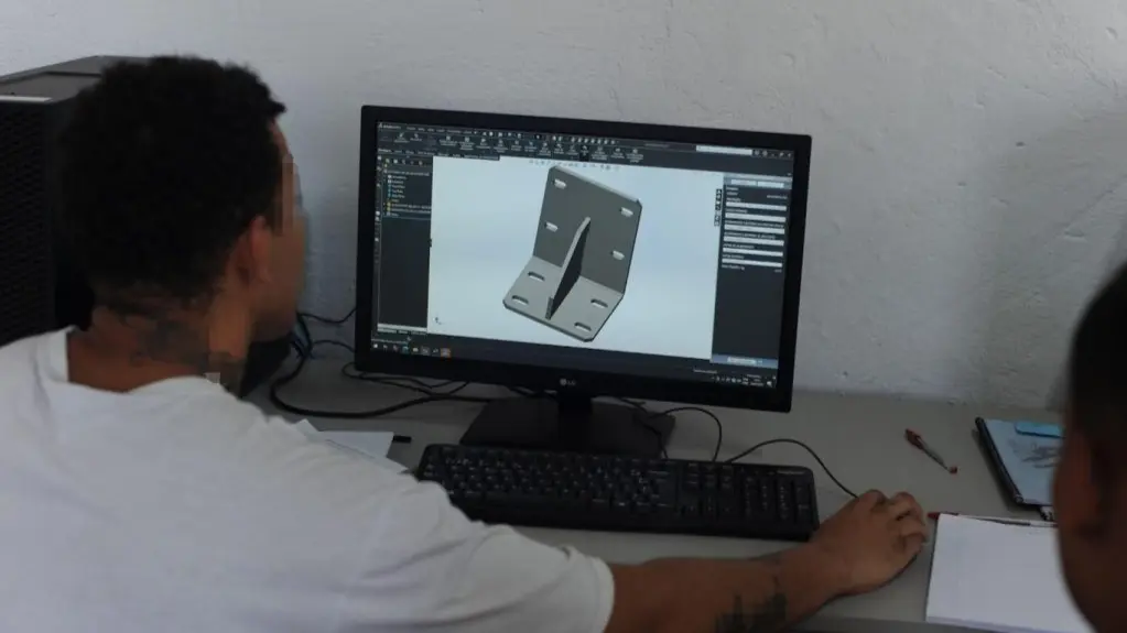 Presos aprendem desenho técnico industrial na penitenciária | Foto: Governo de SP/Divulgação