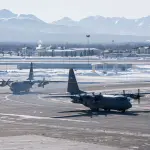 Base aérea militar no Alasca, onde Putin deve se encontrar nesta sexta, 15, com Trump: novos desdobramentos para conflito na Ucrânia | Foto: Reprodução/Twitter/X