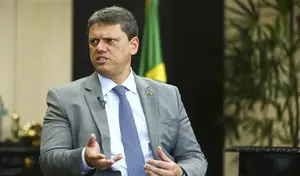 Tarcísio Freitas criticas Lula apoio Bolsonaro