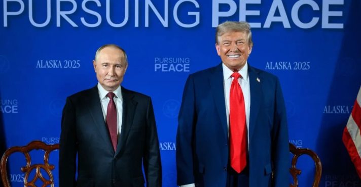Presidente dos EUA, Donald Trump, junto de seu homólogo russo, Vladimir Putin | Foto: Divulgação/Casa Branca