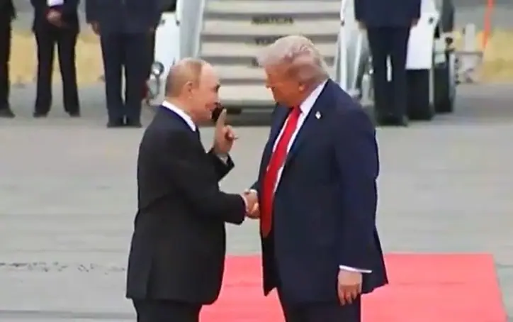 Cena de encontro entre Trump e Putin, nesta sexta, 15, no Alasca | Foto: Reprodução/Twitter/X