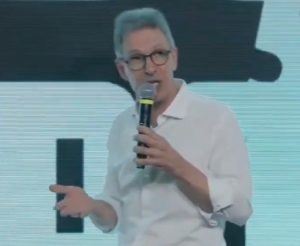 Romeu Zema, durante evento neste sábado, 16, em São Paulo: discurso enérgico contra o PT e Alexandre de Moraes | Foto: Reprodução/Redes sociais