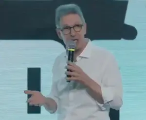 Romeu Zema, durante evento neste sábado, 16, em São Paulo: discurso enérgico contra o PT e Alexandre de Moraes | Foto: Reprodução/Redes sociais