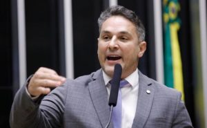Zucco, sobre a prisão de Bolsonaro: 'Sendo cerceado na sua liberdade sem sequer ter sido condenado” | Foto: Divulgação/Câmara dos Deputados
