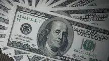 Moedas de dólar, em alusão à nota sobre o Brasil registrar a 2ª maior saída de dólares da história do país