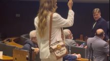 Erika Hilton ostenta bolsa de R$ 18 mil no Congresso