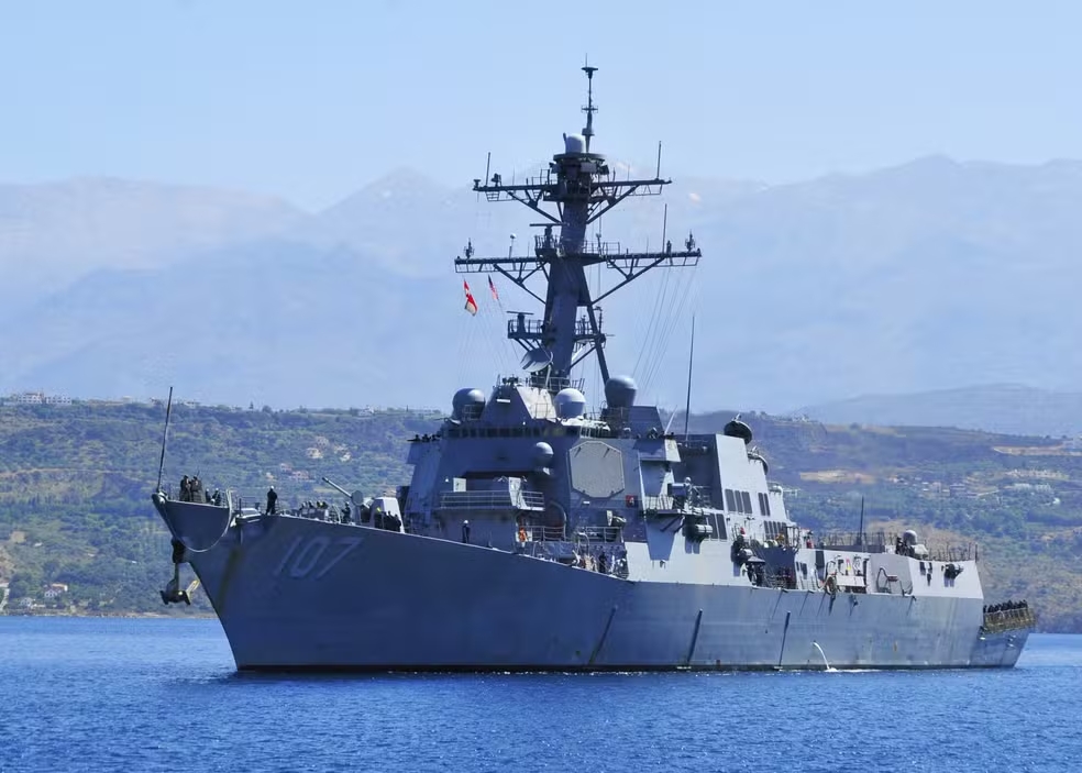 O destróier USS Gravely, em 2013 | Foto: D. L. 'Paul' Farley/Marinha dos Estados Unidos