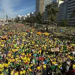 protesto na praia de copacabana - flávio bolsonaro - 03082025