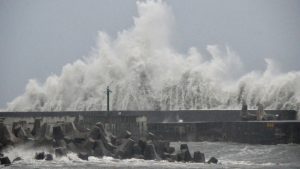 Tufão Podul agitou as águas da ilha de Taitung | Foto: Reprodução/Redes sociais