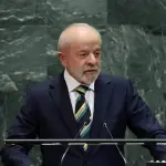 O presidente do Brasil, Luiz Inácio Lula da Silva, discursa na 80ª Assembleia Geral das Nações Unidas na sede da ONU em Nova York, EUA, em 23 de setembro de 2025 | Foto: Reuters/Mike Segar; México e Peru