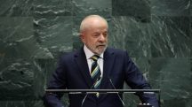 O presidente do Brasil, Luiz Inácio Lula da Silva, discursa na 80ª Assembleia Geral das Nações Unidas na sede da ONU em Nova York, EUA, em 23 de setembro de 2025 | Foto: Reuters/Mike Segar; México e Peru