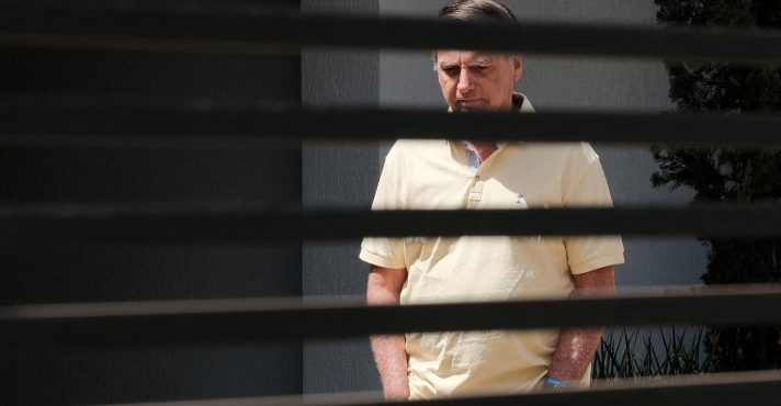 Bolsonaro em prisão domiciliar
