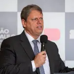 O governador de São Paulo, Tarcísio de Freitas, durante entrevista à imprensa | Foto: Monica Andrade/GovSP