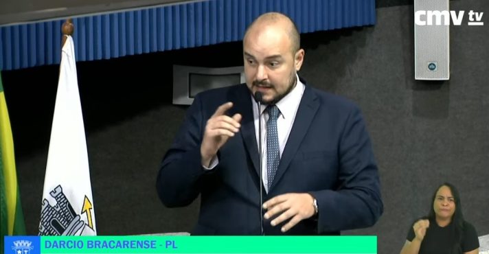 Vereador de Vitória, Dárcio Bracarense (PL-ES) em discurso na Câmara Municipal de Vitória