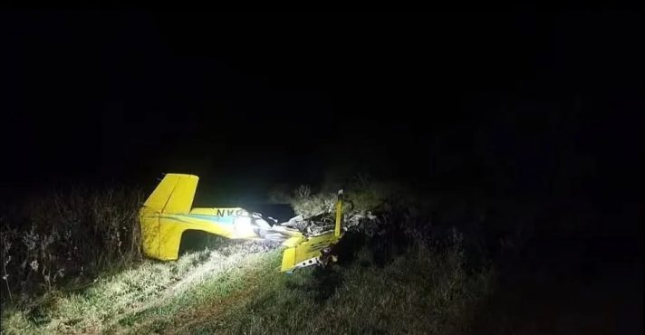 Avião de pequeno porte que caiu na noite desta terça-feira, 23, na região do Pantanal sul-mato-grossense: 4 mortes | Foto: Reprodução/Twitter/X