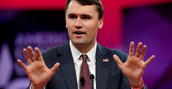 O fundador e presidente da Turning Point USA, Charlie Kirk, discursa na Conferência de Ação Política Conservadora (CPAC) no National Harbor em Oxon Hill, Maryland, EUA – 28/2/2019 | Foto: Kevin Lamarque/Reuters