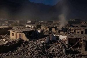Destruição causada por terremoto de magnitude 6 no Afeganistão
