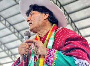 Evo Morales defende Venezuela