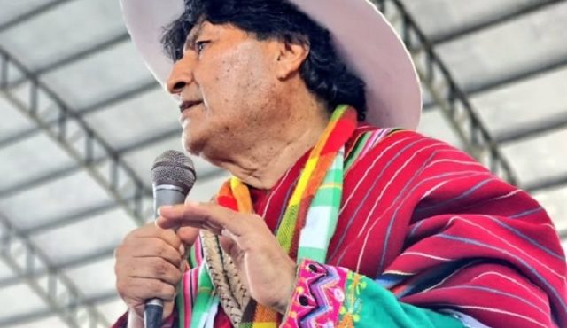 Evo Morales defende Venezuela