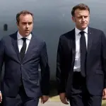 Premiê da França formaliza demissão e Macron escolhe substituto