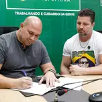 Projeto é de autoria do vereador Rafael Ranalli (à direita) e foi snacionado pelo prefeito Abilio Brunini