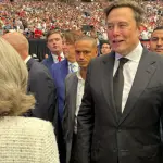 O bilionário Elon Musk compareceu ao funeral de Charlie Kirk