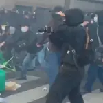 Milhares de manifestantes tomaram as ruas desde a madrugada desta quarta-feira, 10, em protesto contra o governo de Macron | Foto: Reprodução/Redes sociais