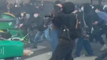 Milhares de manifestantes tomaram as ruas desde a madrugada desta quarta-feira, 10, em protesto contra o governo de Macron | Foto: Reprodução/Redes sociais
