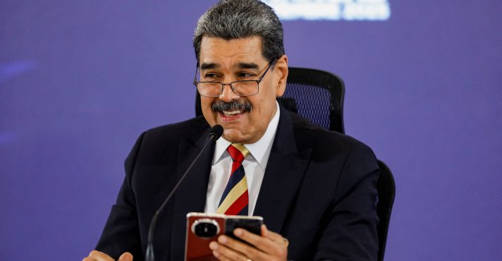 O ditador da Venezuela, Nicolás Maduro, em coletiva de imprensa em Caracas, Venezuela - 1º/10/2025 | Foto: Leonardo Fernandez Viloria/Reuters
