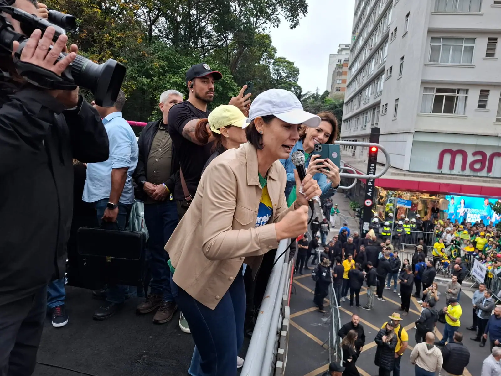 Michelle Bolsonaro disse que a família passa por uma situação difícil | Foto: Uiliam Grizafis/Revista Oeste