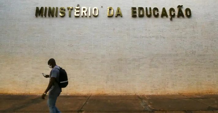 Violência em escola de Sobral respinga na imagem do Ministério da Educação, sob o comando de Camilo Santana | Foto: Marcelo Camargo/Agência Brasil