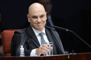 O ministro relator Alexandre de Moraes, na sessão de STF de julgamento de Bolsonaro e de mais sete réus da suposta trama golpista