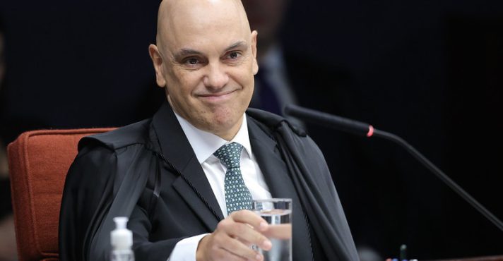 O ministro relator Alexandre de Moraes, na sessão de STF de julgamento de Bolsonaro e de mais sete réus da suposta trama golpista