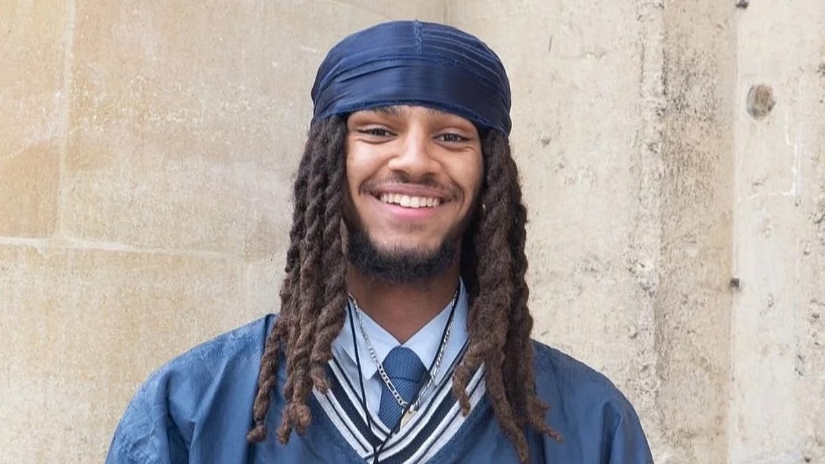 O estudante e presidente-eleito da Oxford Union, George Abaraonye: violência política irrita instituição secular no Reino Unido | Foto: Divulgação/Oxford Union