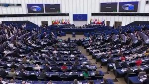 Parlamento Europeu deliberou nesta quinta-feira, 11, sobre homenagem a Charlie Kirk | Foto: Reprodução/Redes sociais