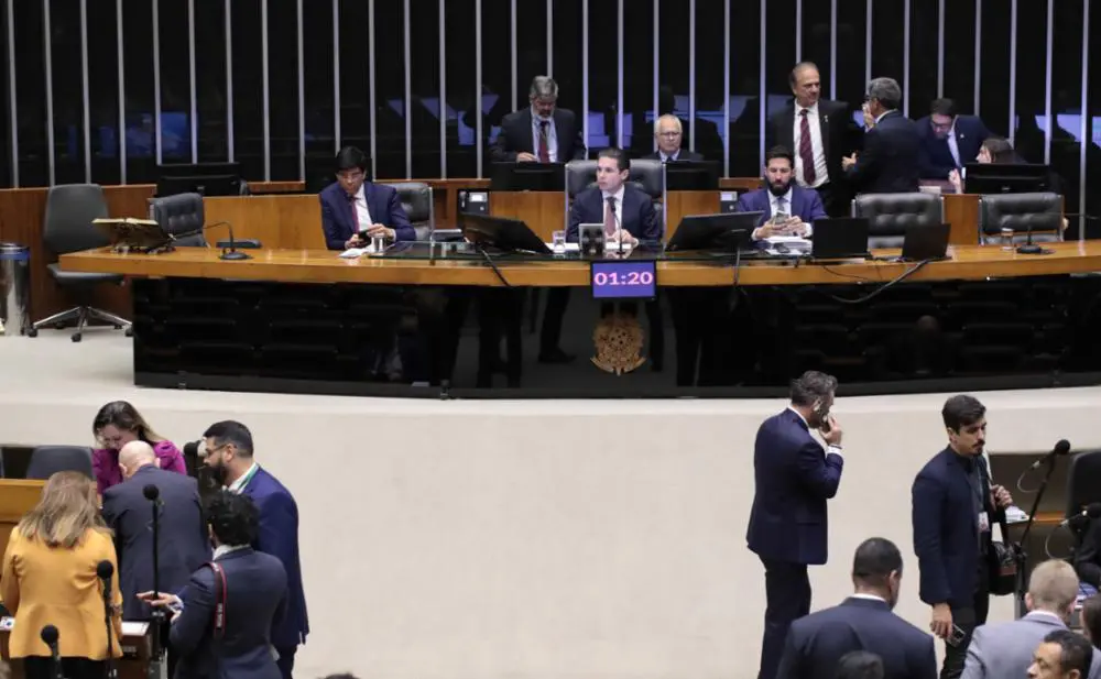 Plenário da Câmara - Votação de propostas legislativas