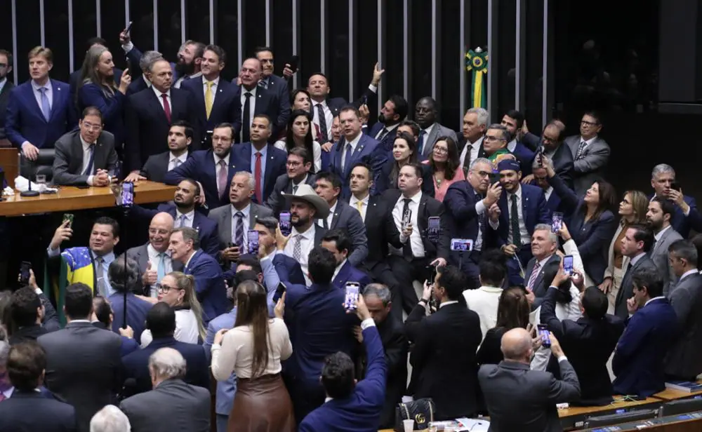Sessão da urgência da anistia na Câmara