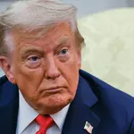 O presidente dos EUA, Donald Trump, participa de uma reunião com o presidente sul-coreano, Lee Jae Myung, no Salão Oval, na Casa Branca, em Washington, D.C. - 25/8/2025 | Foto: Brian Snyder/Reuters