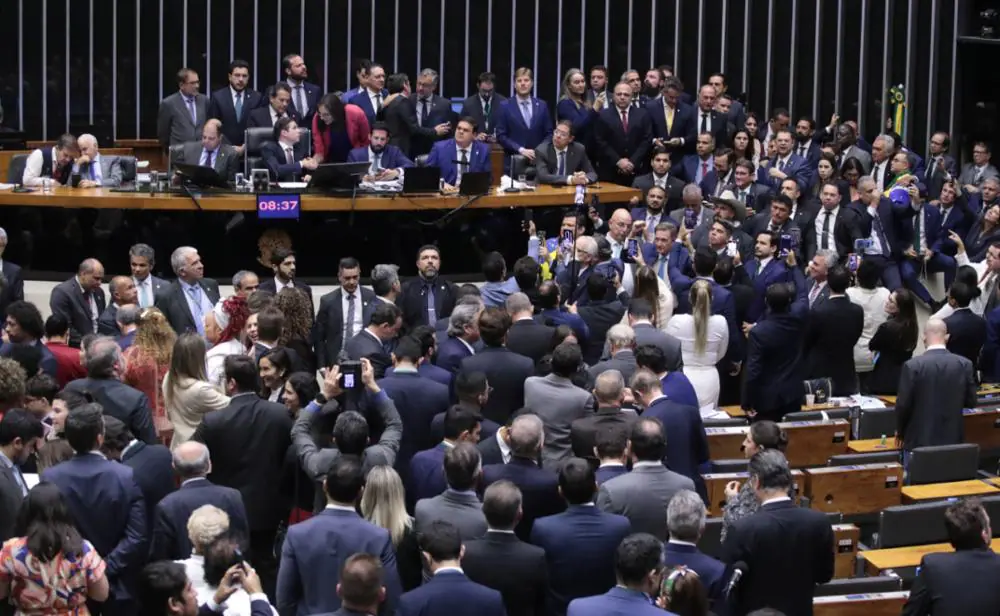 Votação urgência - anistia