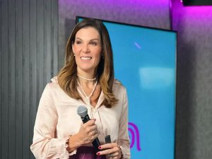 Catia Porto entrou em polêmicas no começo do ano depois de falar que a cultura woke está perdendo espaço nas grandes empresas | Foto: Reprodução/Instagram