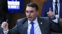 Flávio Bolsonaro, que foi à Itália em apoio à Zambeli: perícia como estratégia para demonstrar perseguição de Moraes | Foto: Lula Marques/Agência Brasil
