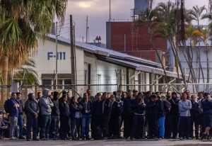 Metalúrgicos da Embraer entram em greve