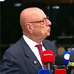Espiridião Amin concede entrevista coletiva | Foto: Youtube/Divulgação