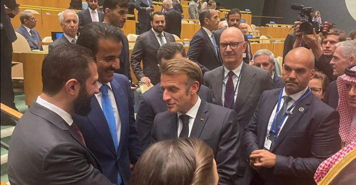 Macron é parado pela polícia de Nova York para passagem de comitiva de Trump