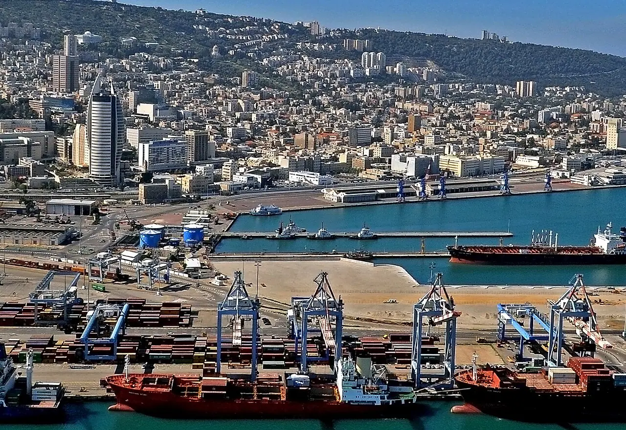 O Porto de Haifa, em Israel | Foto: Reprodução/Wikimedia Commons
