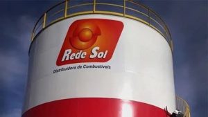 Distribuidora ligada ao PCC mantém contratos com o governo federal