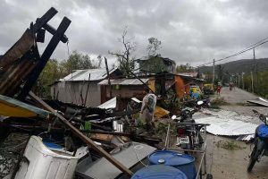Desrtuição na cidade Masbate depois da passagem do Tufão Bualoi pelas Filipinas | Foto: Divulgação/Cruz Vermelha Filipina