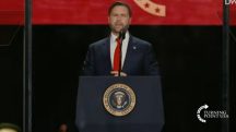 JD Vance, vice-presidente dos EUA, durante discurso no funeral de Charlie Kirk | Foto: Reprodução/YouTube